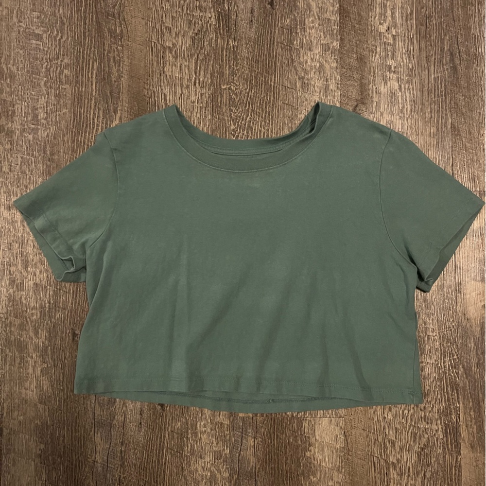 Urban Outfitters green crop top size S